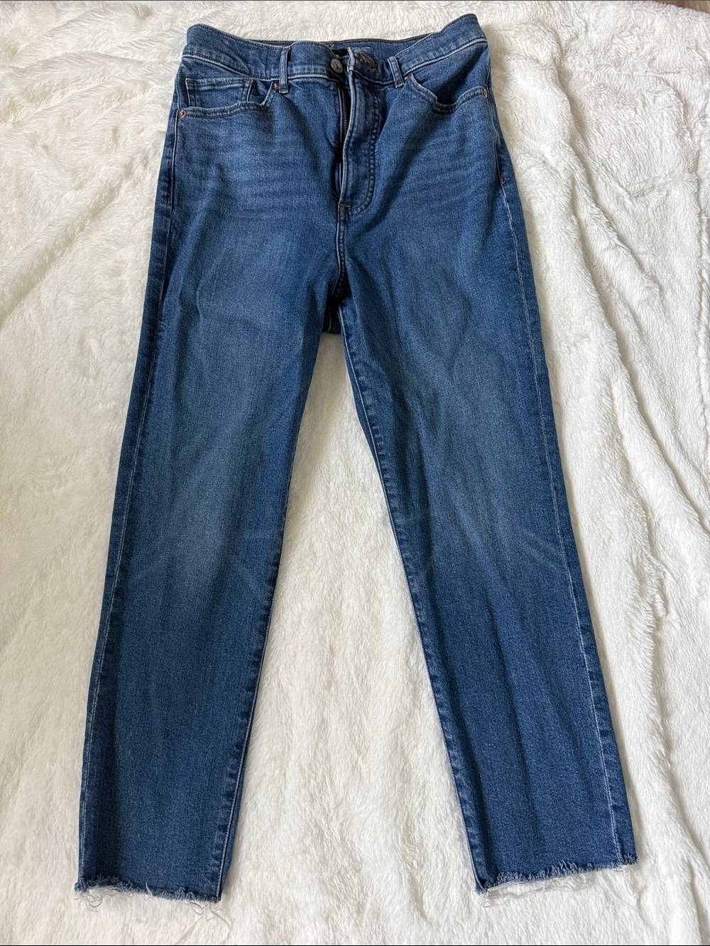Express Slim Straight Men's Jeans in Dark Blue Wash **Runs small fits like a 6 *